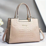 Large Capacity Crocodile Print Tote- Everyday Handbag with Spacious Interior and Design