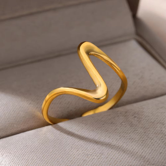 Gold Geometric Wavy Open Ring for Women – Adjustable Stainless Steel Fashion Jewelry
