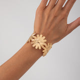 Gold Daisy Bracelet for Women – Stainless Steel Floral Jewelry with Stretch Fit