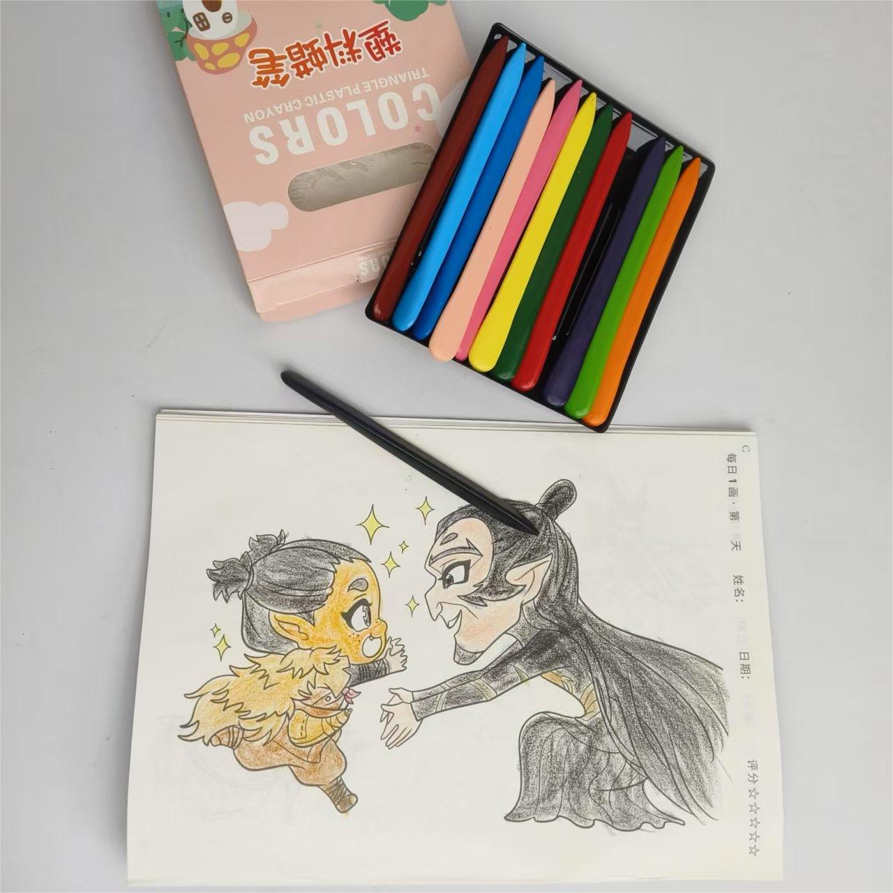 Triangular Crayons Are the First Choice for Children's Drawing. They Have a Triangular Design, Are Easy to Grip, Are Safe, Non-Toxic, and Come in Vibrant Colors