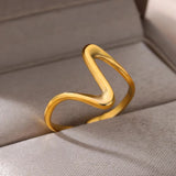 Gold Geometric Wavy Open Ring for Women – Adjustable Stainless Steel Fashion Jewelry