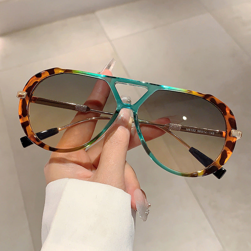 Cross-border New Retro Fashion High-end Round Face Slimming Sunglasses Leopard Frame Double Beam Design Flat Mirror